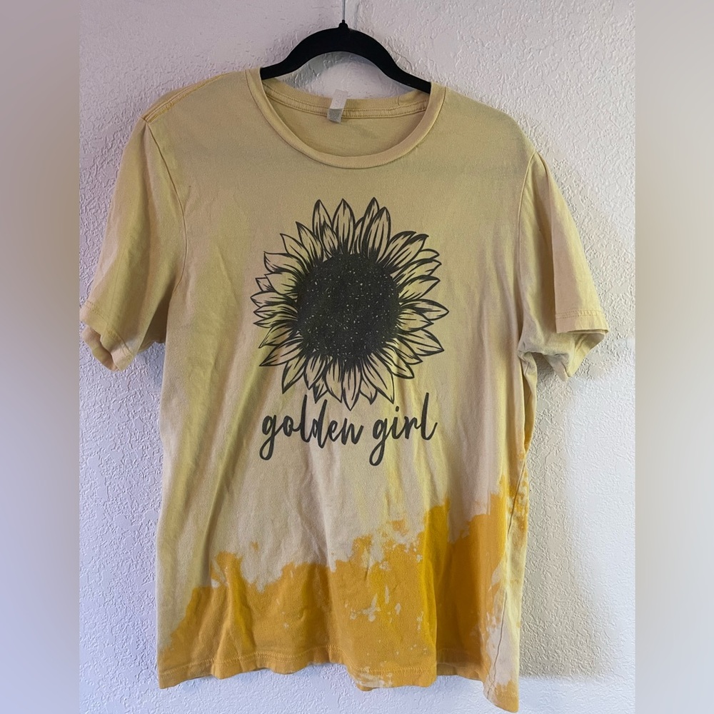 “Golden Girl” size L tee